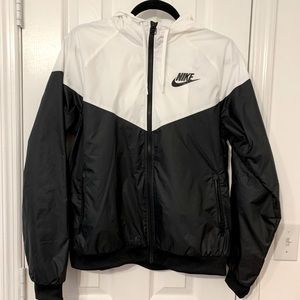 Nike Sportswear Windrunner Jacket MEDIUM